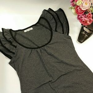 Bodycon dress with ruffle sleeves! Size M